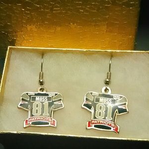 👉 NEW ENGLAND PATRIOT'S 👈 Earrings  #81 "MOSS"